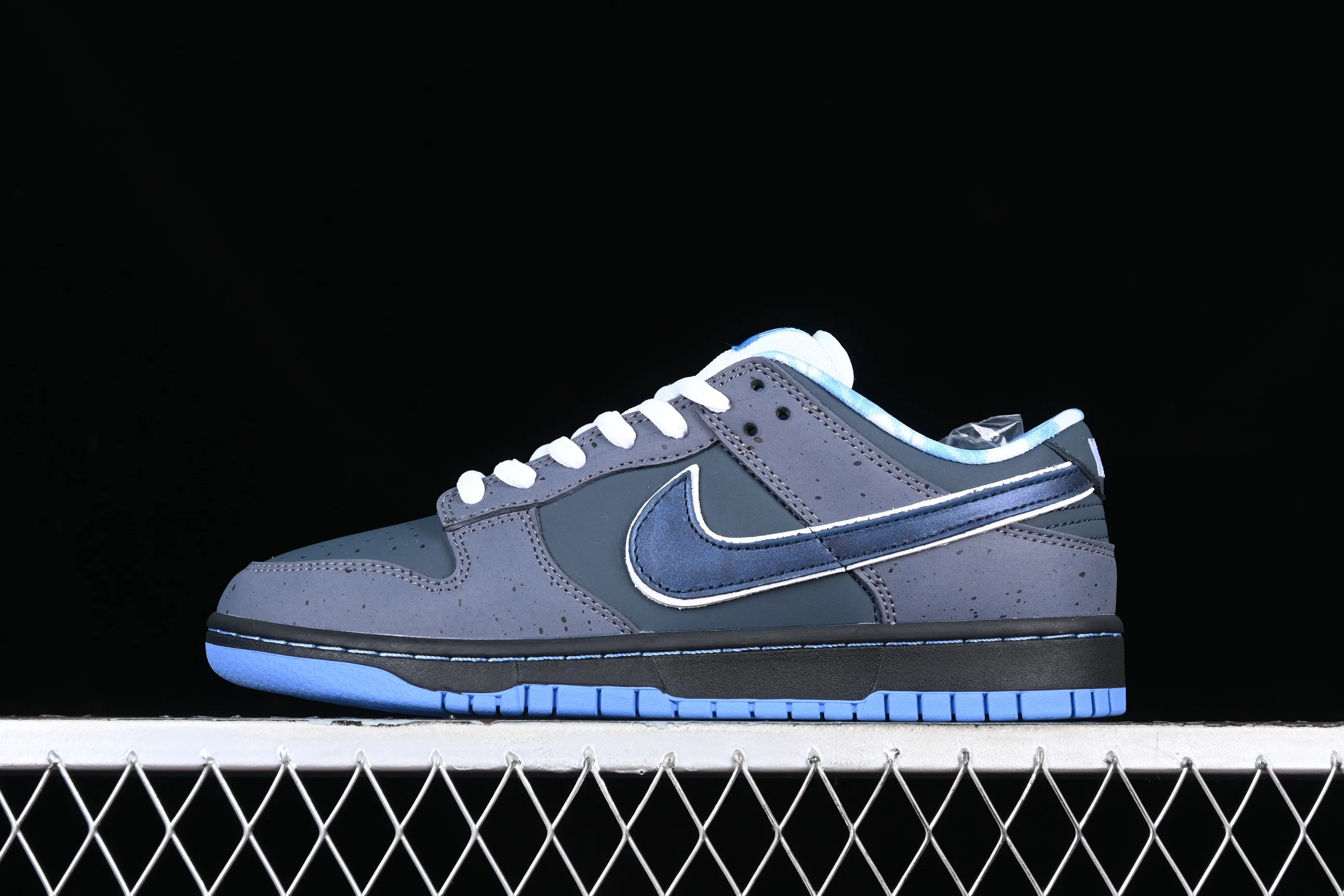 All Categories Nk SB Dunk Series Nk SB Dunk Low Low-top sneakers F version Concepts x Nk Dunk Low Pro SB "Blue Lobster" Blue Lobster SB low-top sports and leisure sneakers 313170-342